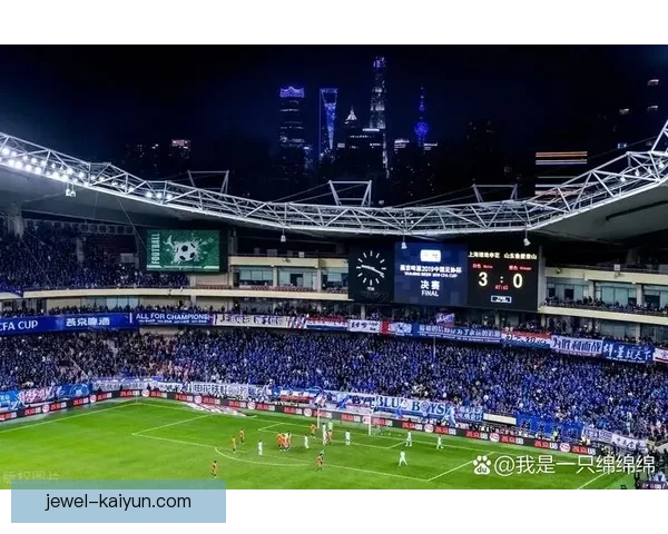 足球联赛直播吸引众多球迷关注,赛事氛围持续升温 足球联赛直播吸引众多球迷关注,赛事氛围持续升温